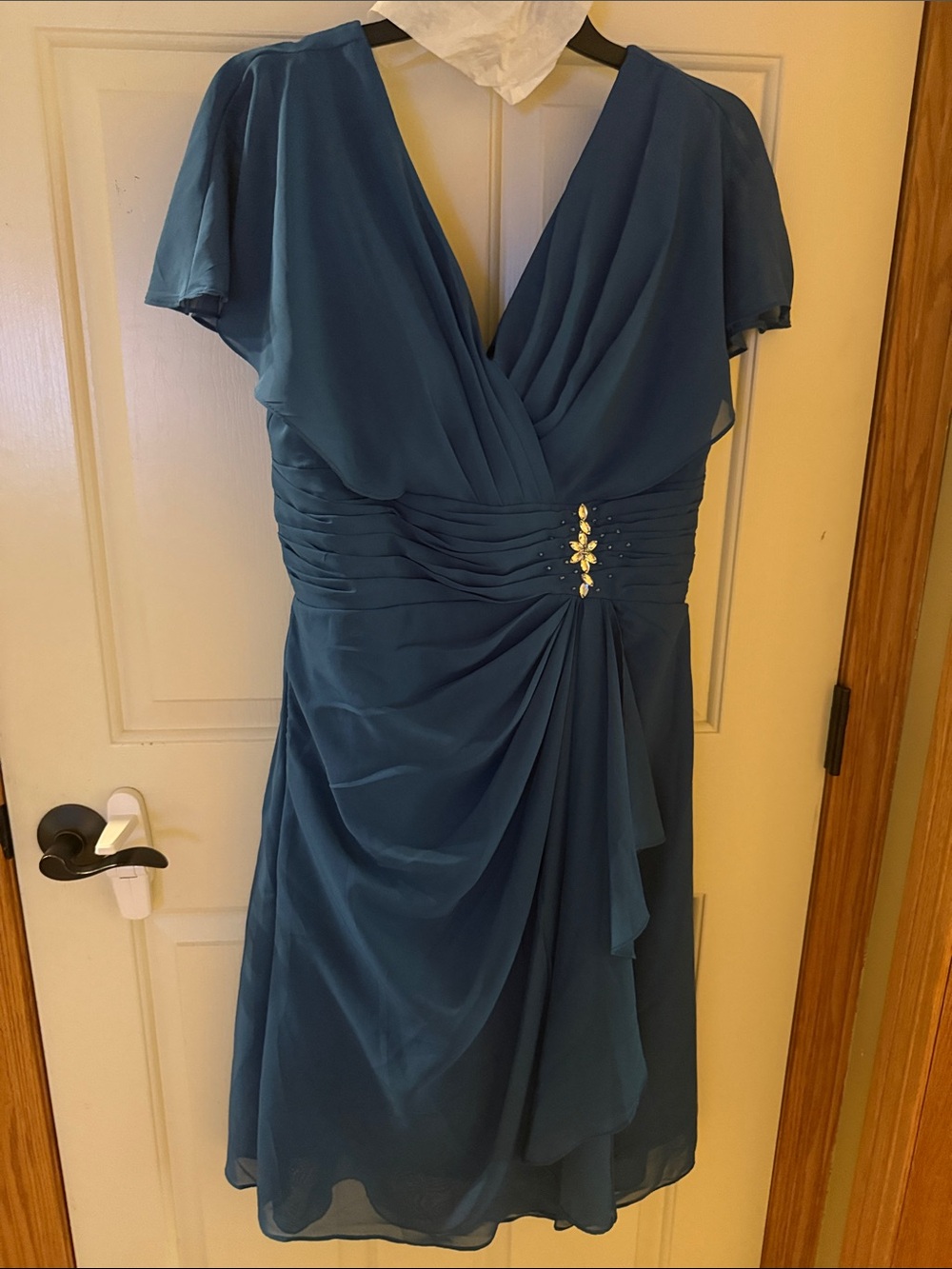 Elegant Teal V-Neck Ruched Midi Dress with Jewel Detail